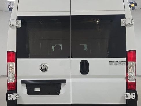 Used 2023 RAM ProMaster 2500 FWD image 3
