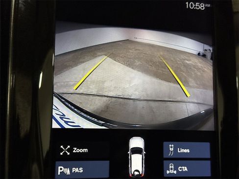 Used 2020 Volvo XC60 T5 Momentum image 15