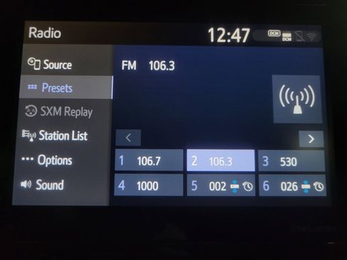 Used 2022 Toyota Highlander L image 25