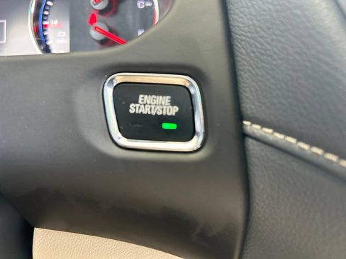 Used 2021 GMC Acadia Denali w/ Denali Technology Package FWD image 22