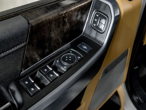 Used 2024 Ford F350 Lariat w/ FX4 Off-Road Package image 33