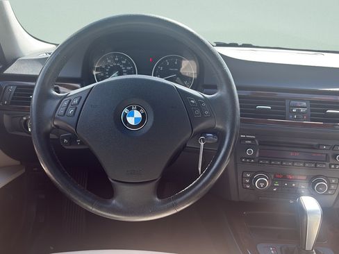 Used 2011 BMW 328i xDrive Sedan AWD/4WD image 14