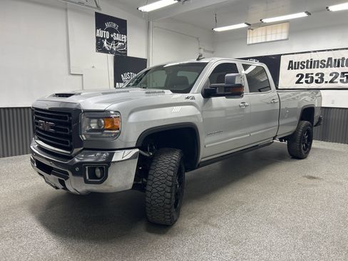 Used 2018 GMC Sierra 3500 SLT AWD/4WD image 3