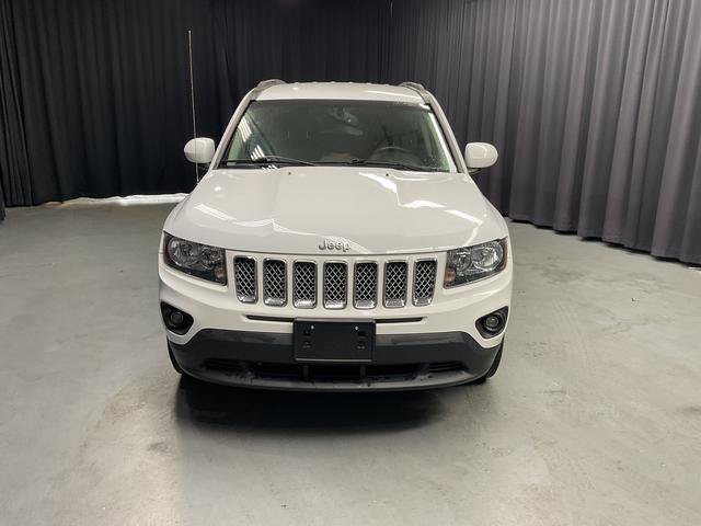 Used 2017 Jeep Compass Latitude AWD/4WD image 8