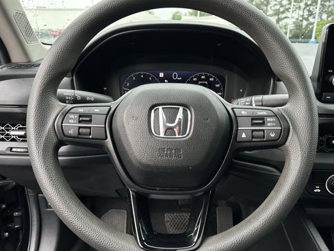 Used 2025 Honda Accord SE image 6