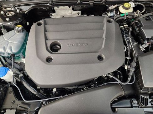 New 2025 Volvo XC40 B5 Core w/ Protection Package Premier image 33