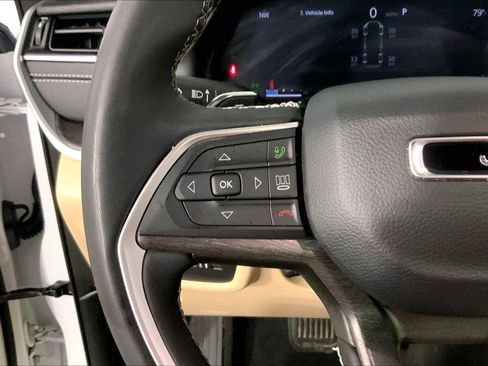 Used 2025 Jeep Grand Cherokee L Limited w/ Luxury Tech Group II AWD/4WD image 18