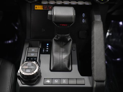 Used 2024 Toyota Tacoma TRD Off-Road image 22