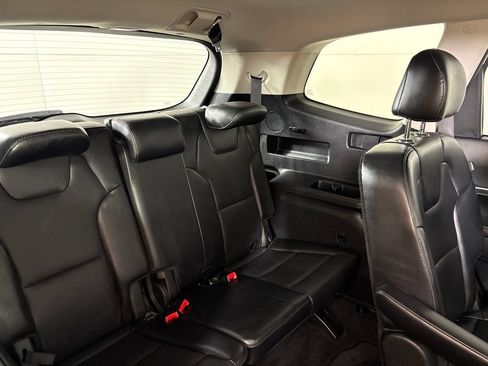 Used 2025 Kia Telluride S FWD image 21