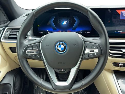 Used 2022 BMW i4 eDrive40 w/ Premium Package image 18