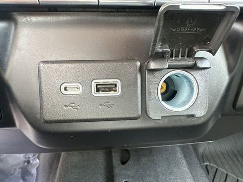 Used 2021 Chevrolet Silverado 1500 LT image 41