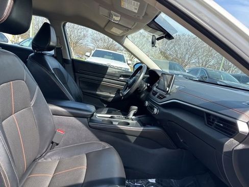 Used 2022 Nissan Altima 2.5 SR FWD image 13
