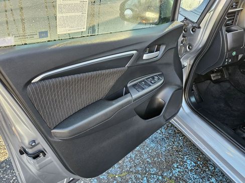 Used 2018 Honda Fit EX image 17