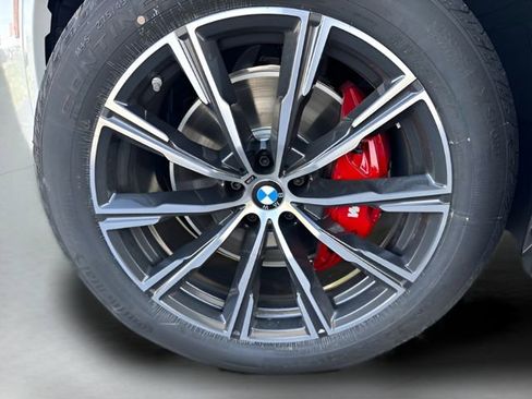 New 2026 BMW X5 xDrive40i w/ M Sport Package image 25