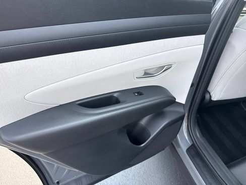 Certified 2025 Hyundai Tucson SEL AWD/4WD image 17