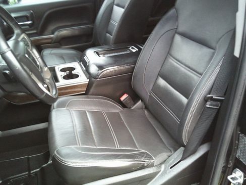 Used 2017 GMC Sierra 3500 Denali AWD/4WD image 10