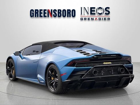 Used 2020 Lamborghini Huracan EVO RWD image 3