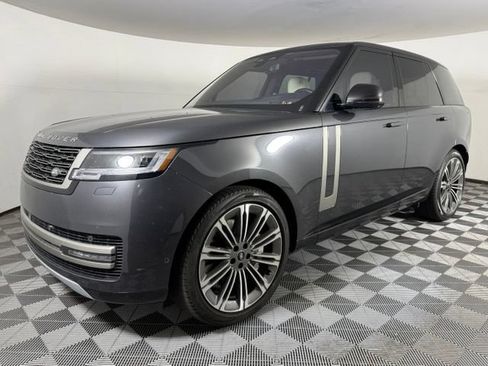 Used 2023 Land Rover Range Rover SE AWD/4WD image 2