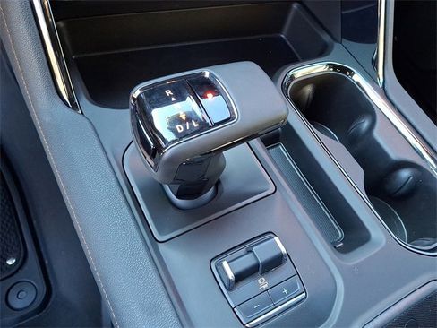 Certified 2024 GMC Sierra 1500 AT4 w/ AT4 Preferred Package image 11