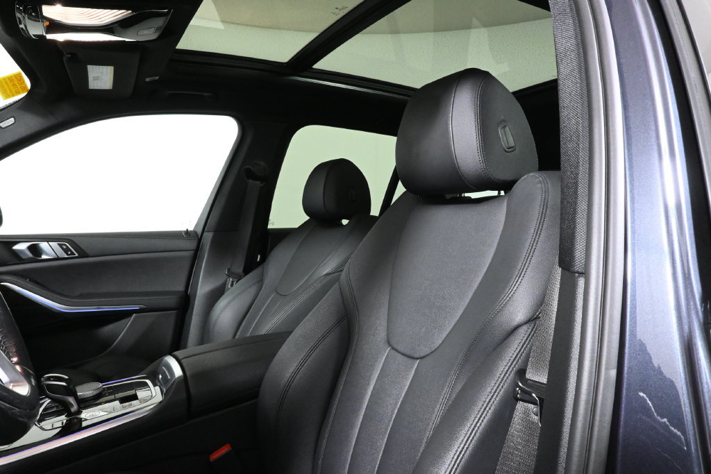 Used 2019 BMW X5 xDrive40i w/ Convenience Package AWD/4WD image 5