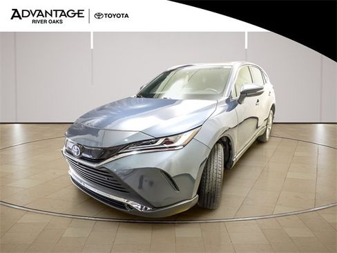 Certified 2022 Toyota Venza XLE image 4