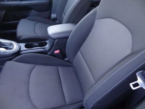 Used 2023 Kia Forte LXS image 7