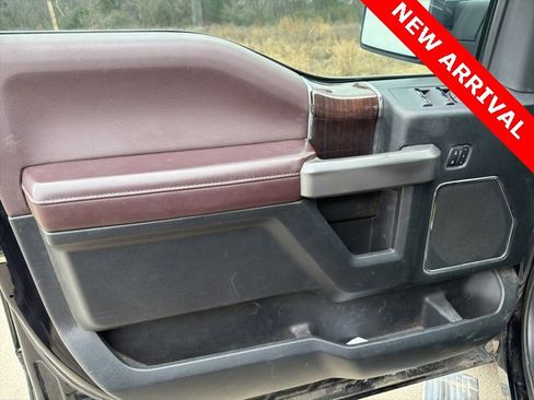 Used 2016 Ford F150 Platinum w/ Equipment Group 701A Luxury image 11