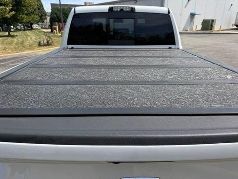 Used 2018 RAM 3500 Laramie w/ Convenience Group AWD/4WD image 10