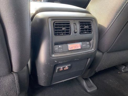 Used 2020 Nissan Pathfinder S image 17