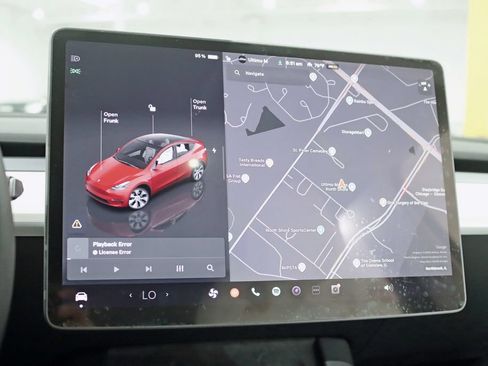 Used 2023 Tesla Model Y Long Range AWD/4WD image 17