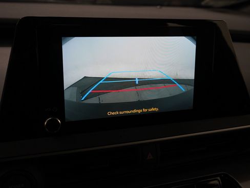 Used 2025 Toyota Prius LE image 20