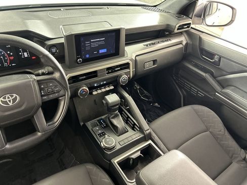Used 2025 Toyota Tacoma SR5 image 22