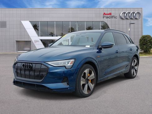 Used 2023 Audi e-tron Premium Plus w/ Premium Plus Package AWD/4WD image 1