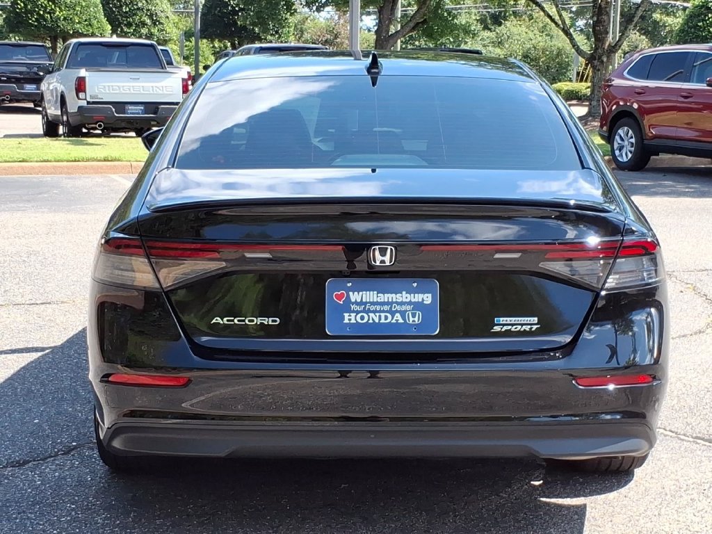 Used 2025 Honda Accord Sport image 8