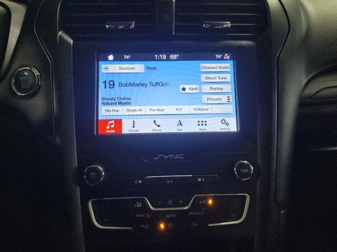 Used 2019 Ford Fusion SE w/ Equipment Group 151A image 25