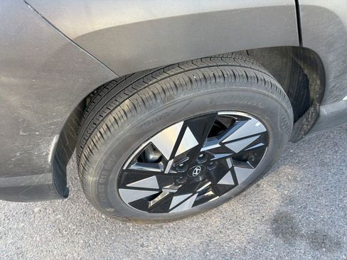 Used 2025 Hyundai Kona SEL FWD image 11