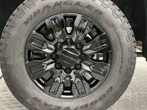 Used 2024 GMC Sierra 2500 Denali w/ Denali Reserve Package AWD/4WD image 2