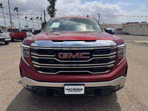 Used 2023 GMC Sierra 1500 SLT AWD/4WD image 6