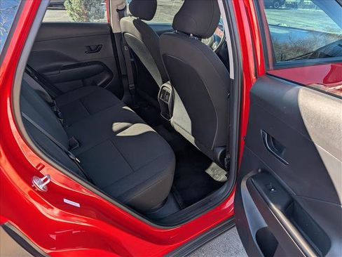 Used 2025 Hyundai Kona SEL image 14