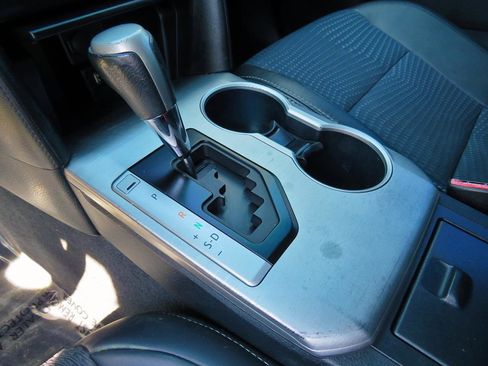 Used 2012 Toyota Camry SE FWD image 28