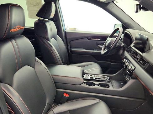 Used 2024 Honda Pilot TrailSport image 24