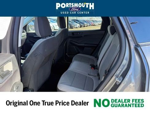 Used 2022 Ford Escape SE w/ Cold Weather Package image 4