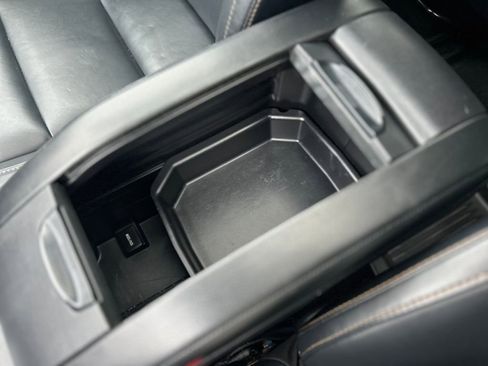 Used 2017 Toyota Highlander XLE image 19