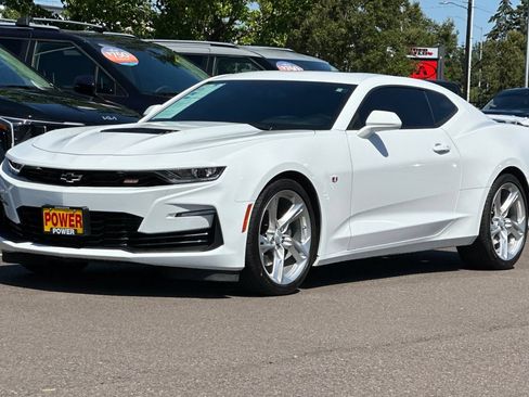 Used 2022 Chevrolet Camaro SS RWD image 9