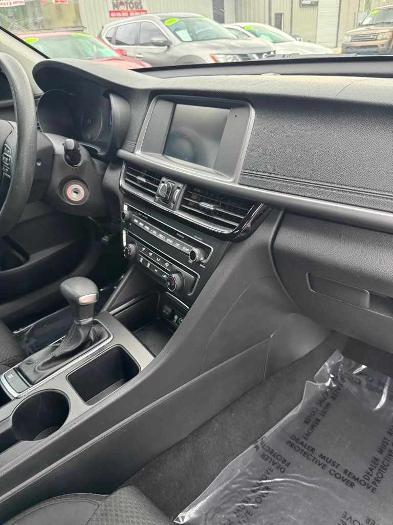 Used 2017 Kia Optima LX w/ Convenience Plus Package FWD image 12