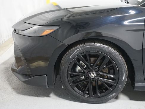 Certified 2025 Toyota Camry SE w/ Convenience Package image 5