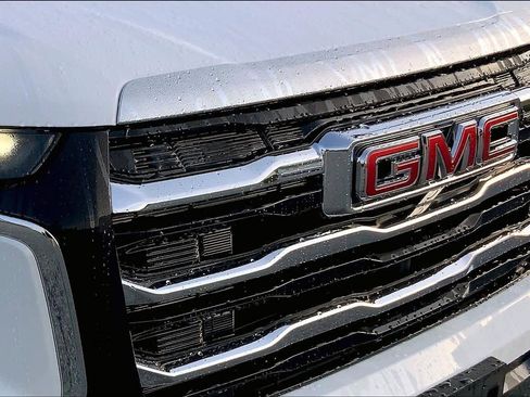 Used 2025 GMC Terrain Elevation AWD/4WD image 28