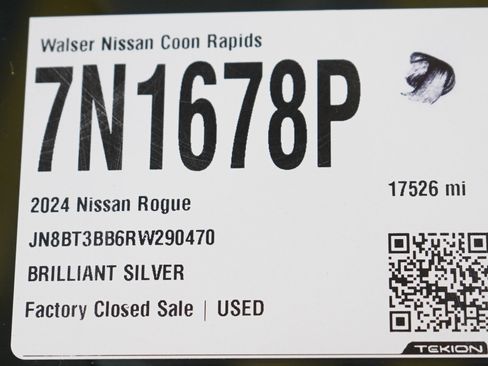 Used 2024 Nissan Rogue SV w/ SV Premium Package image 32