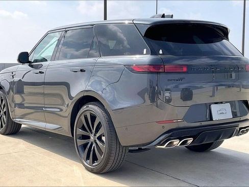 New 2025 Land Rover Range Rover Sport Dynamic SE image 3