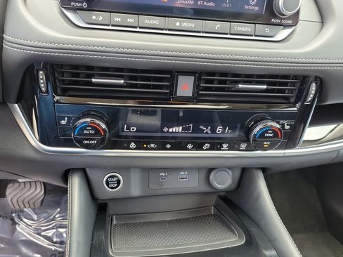 Used 2023 Nissan Rogue SL AWD/4WD image 24